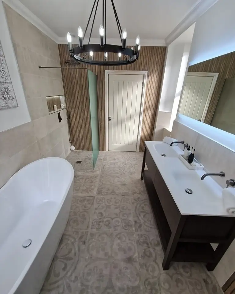 Main bathroom by Clan Bathrooms, Glasgow
