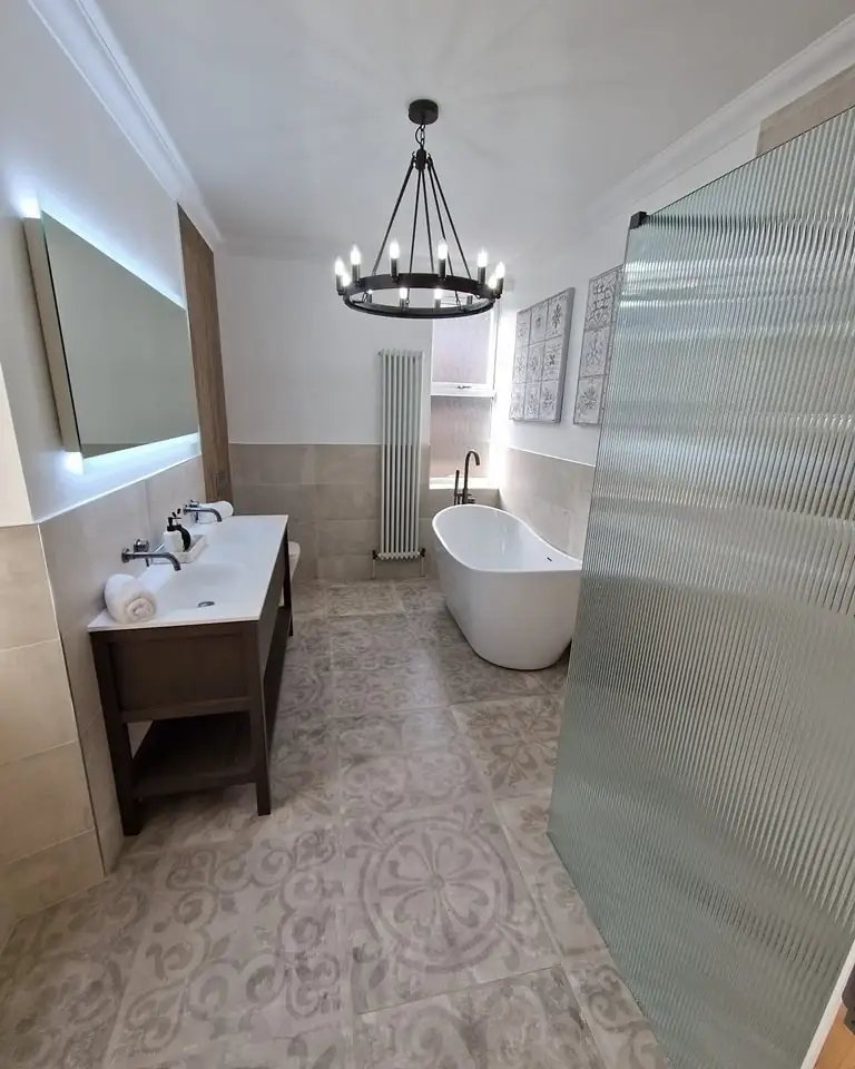 Main bathroom by Clan Bathrooms, Glasgow