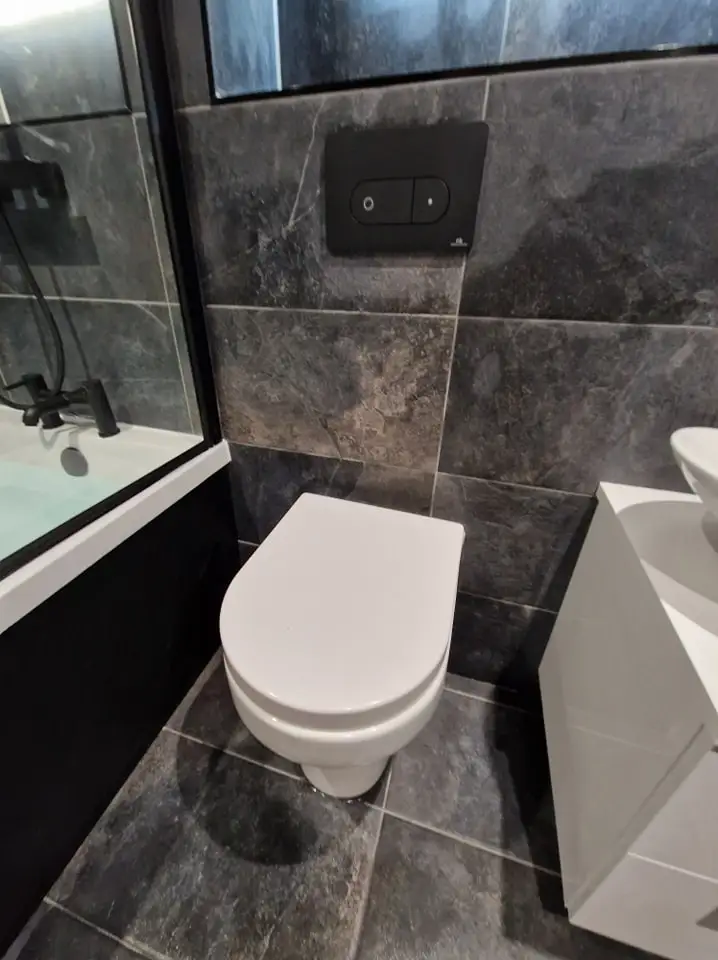 Main bathroom by Clan Bathrooms, Glasgow