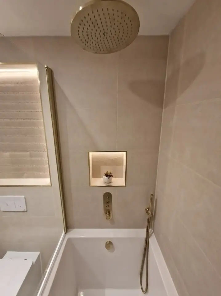 Main bathroom by Clan Bathrooms, Glasgow