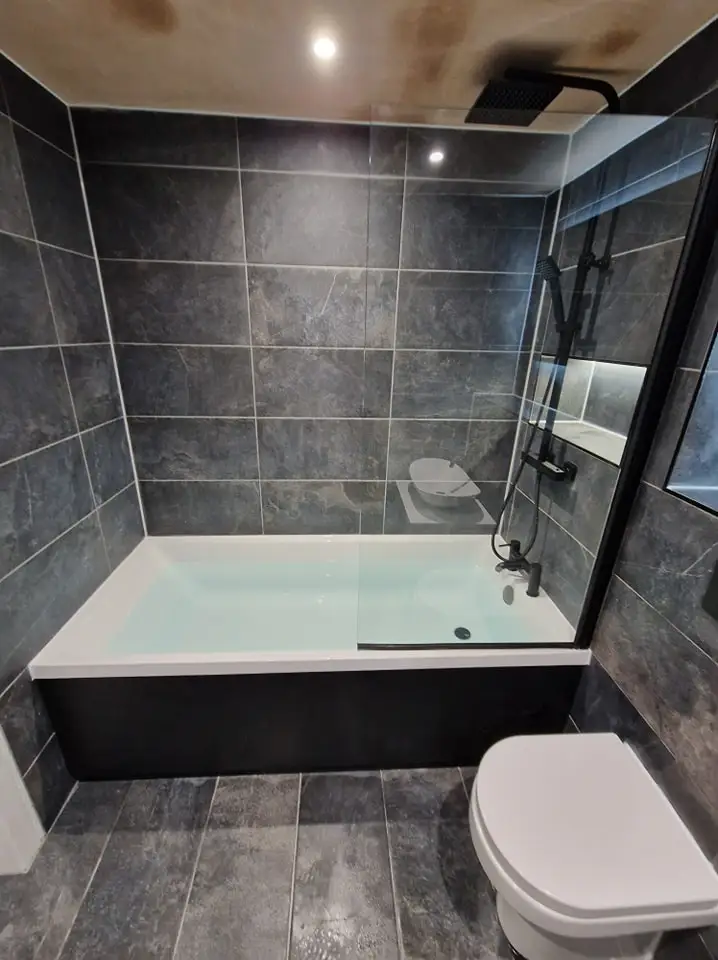 Main bathroom by Clan Bathrooms, Glasgow