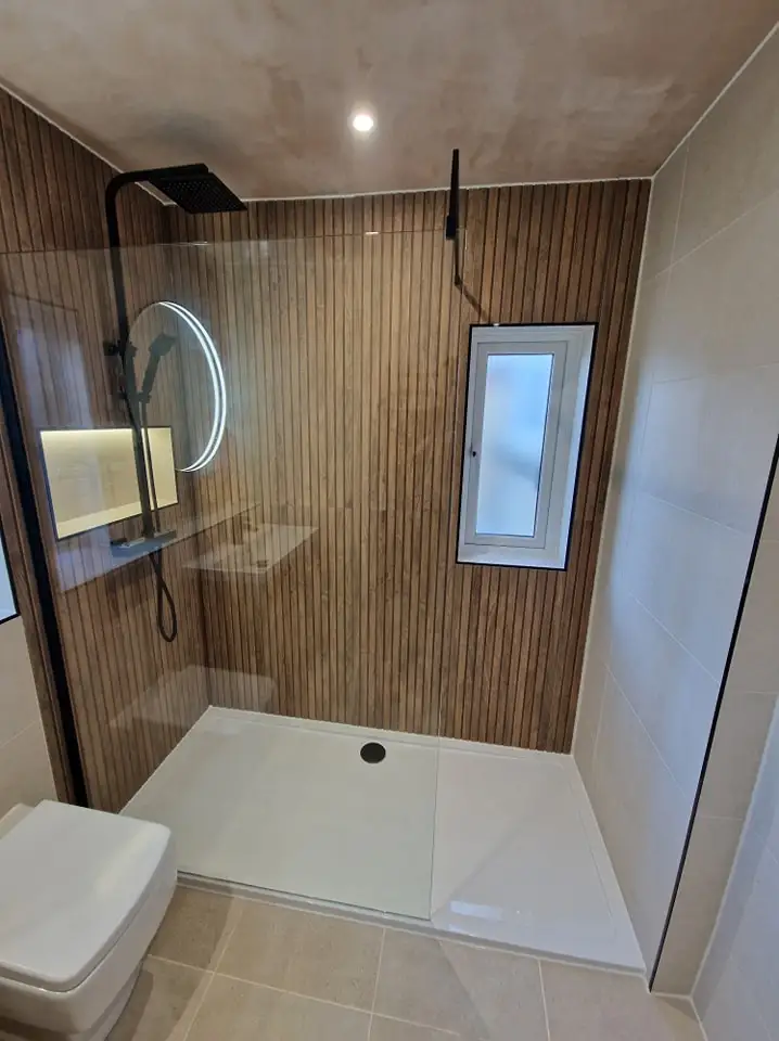 Main bathroom by Clan Bathrooms, Glasgow