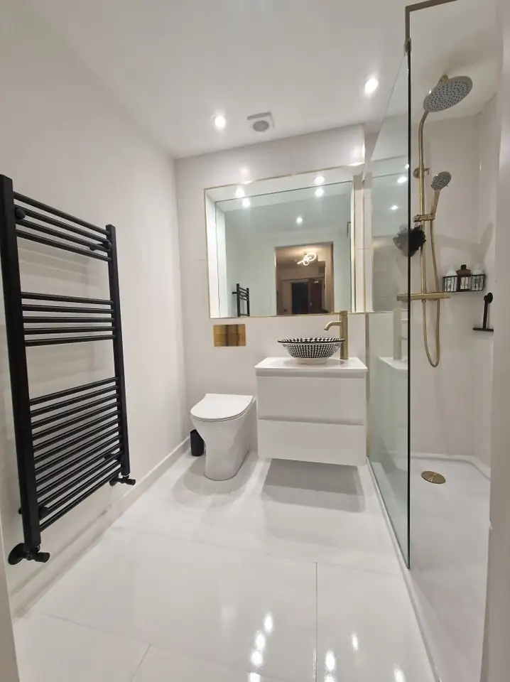 Main bathroom by Clan Bathrooms, Glasgow