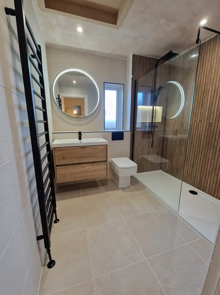Main bathroom by Clan Bathrooms, Glasgow
