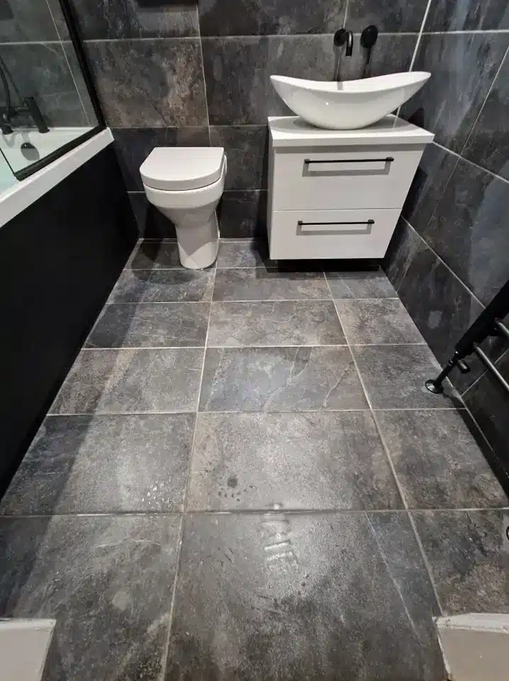 Main bathroom by Clan Bathrooms, Glasgow