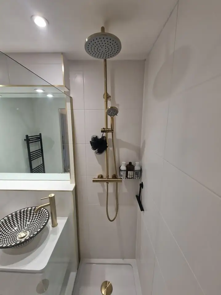 Main bathroom by Clan Bathrooms, Glasgow
