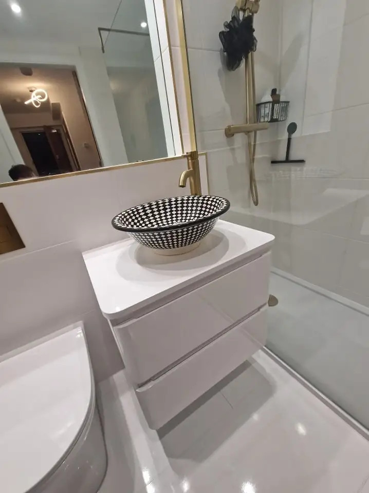 Main bathroom by Clan Bathrooms, Glasgow
