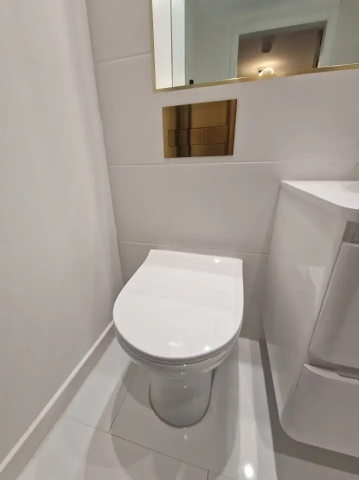 Main bathroom by Clan Bathrooms, Glasgow