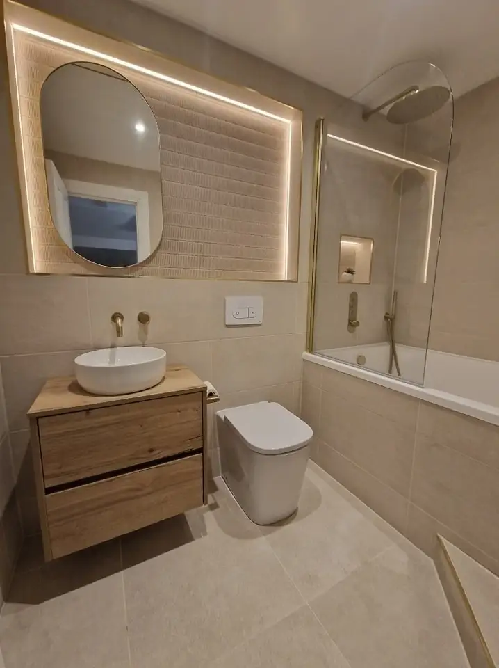 Main bathroom by Clan Bathrooms, Glasgow