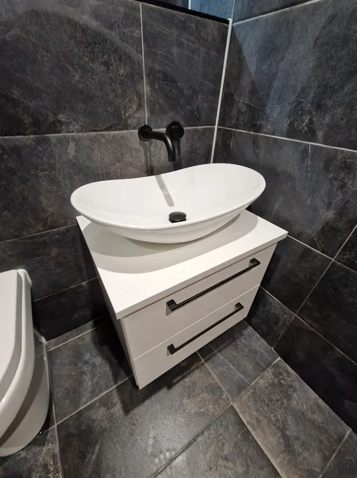 Main bathroom by Clan Bathrooms, Glasgow