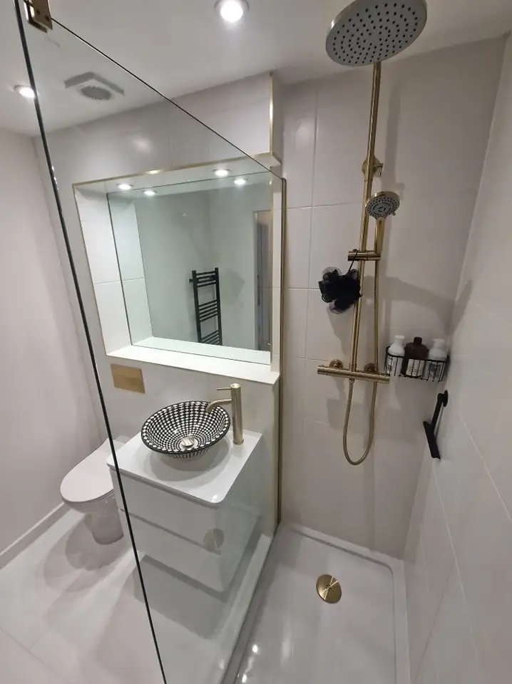 Main bathroom by Clan Bathrooms, Glasgow