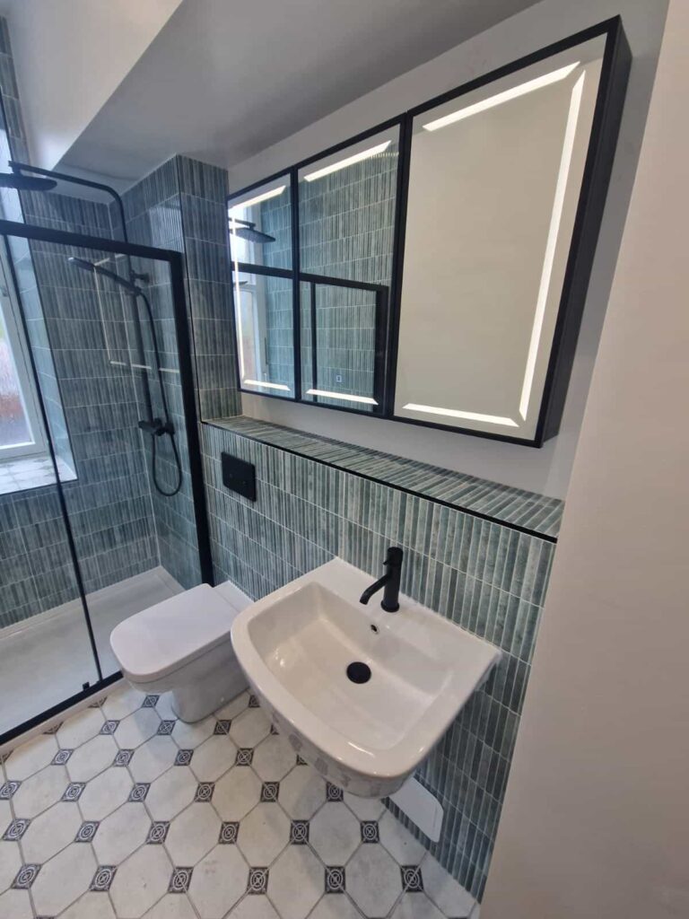 Main bathroom by Clan Bathrooms, Glasgow