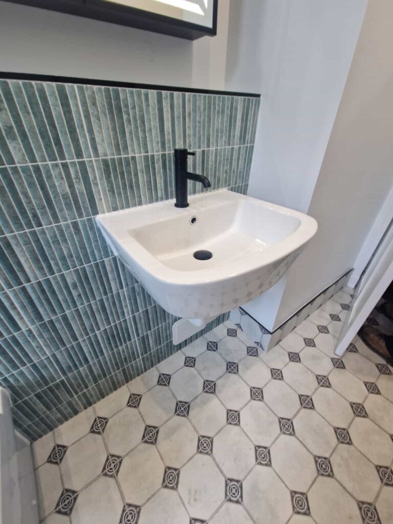 Main bathroom by Clan Bathrooms, Glasgow