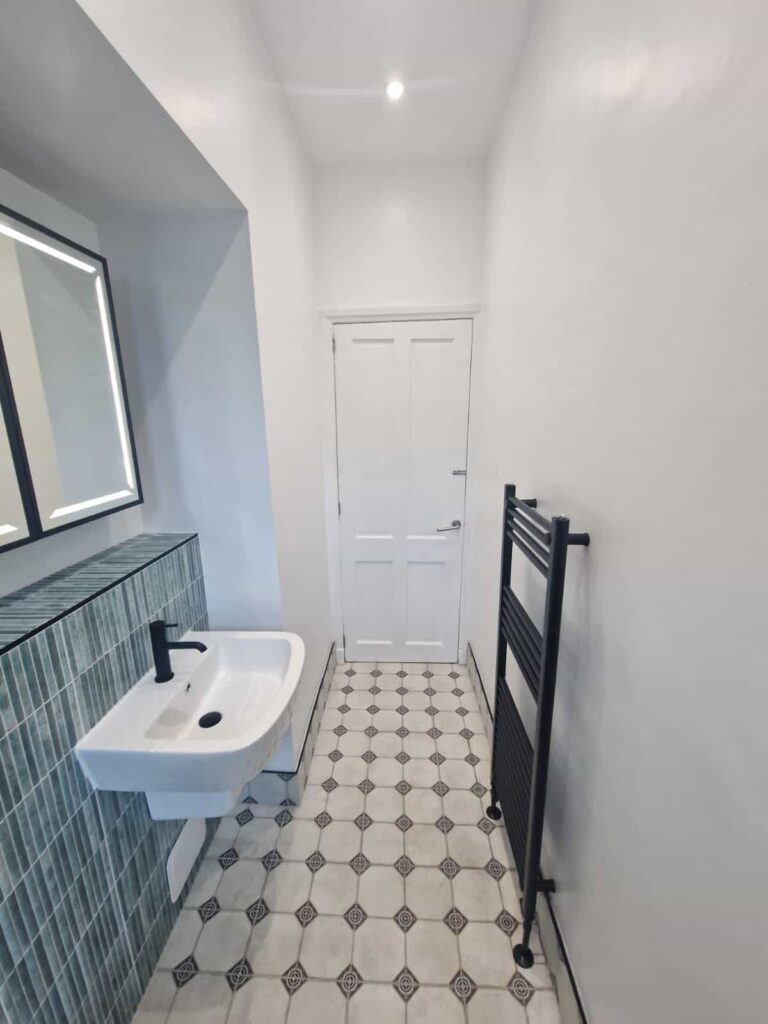 Main bathroom by Clan Bathrooms, Glasgow