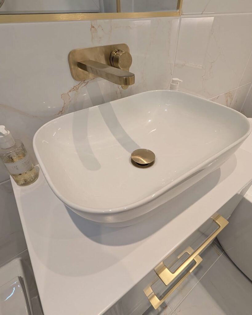 Main bathroom by Clan Bathrooms, Glasgow