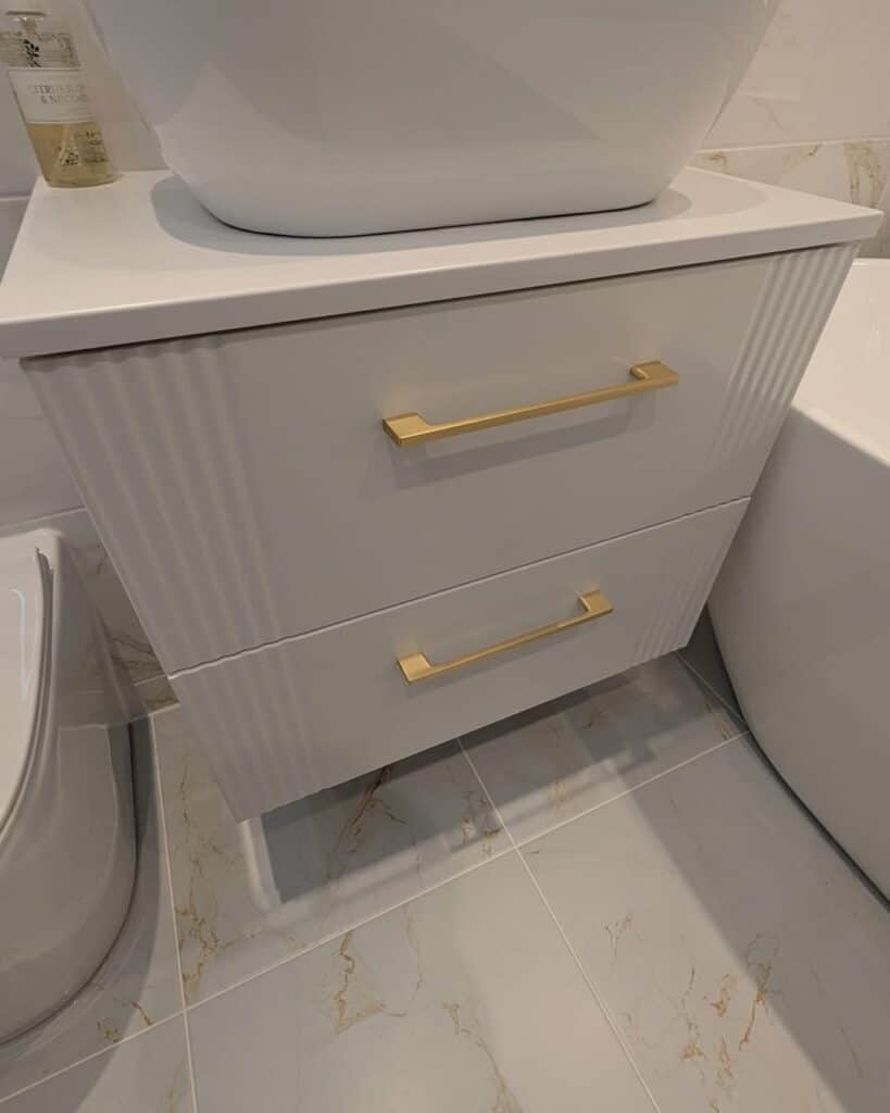 Main bathroom by Clan Bathrooms, Glasgow
