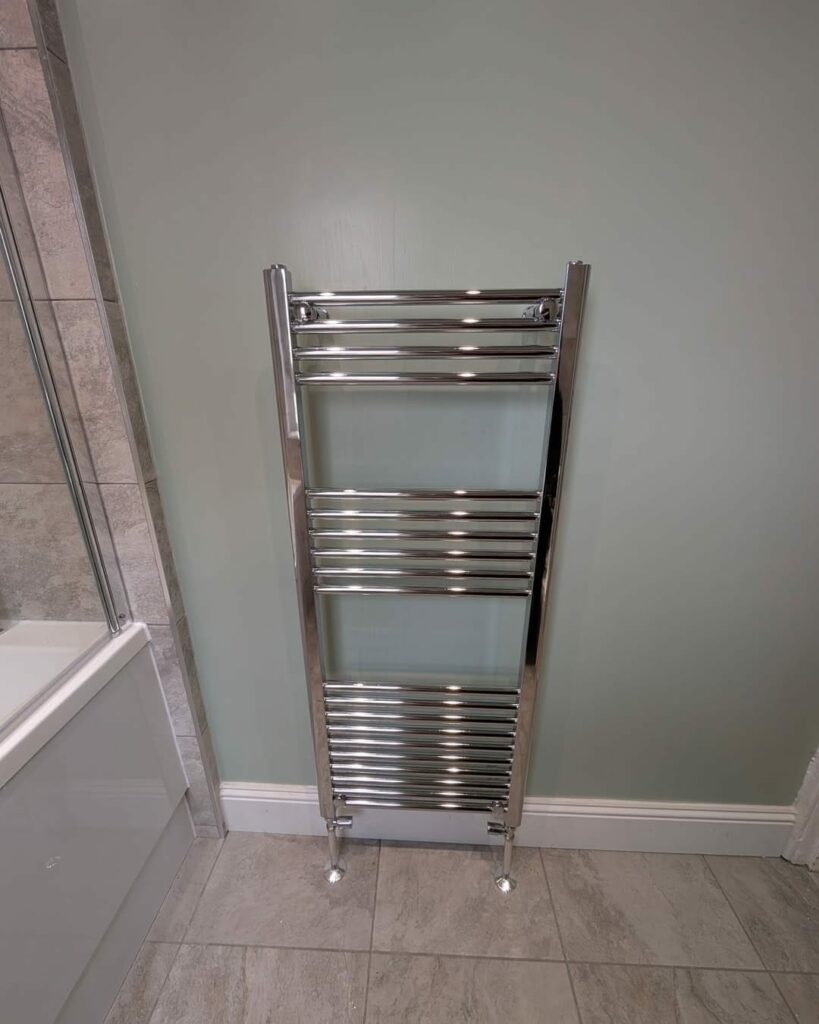 Main bathroom by Clan Bathrooms, Glasgow