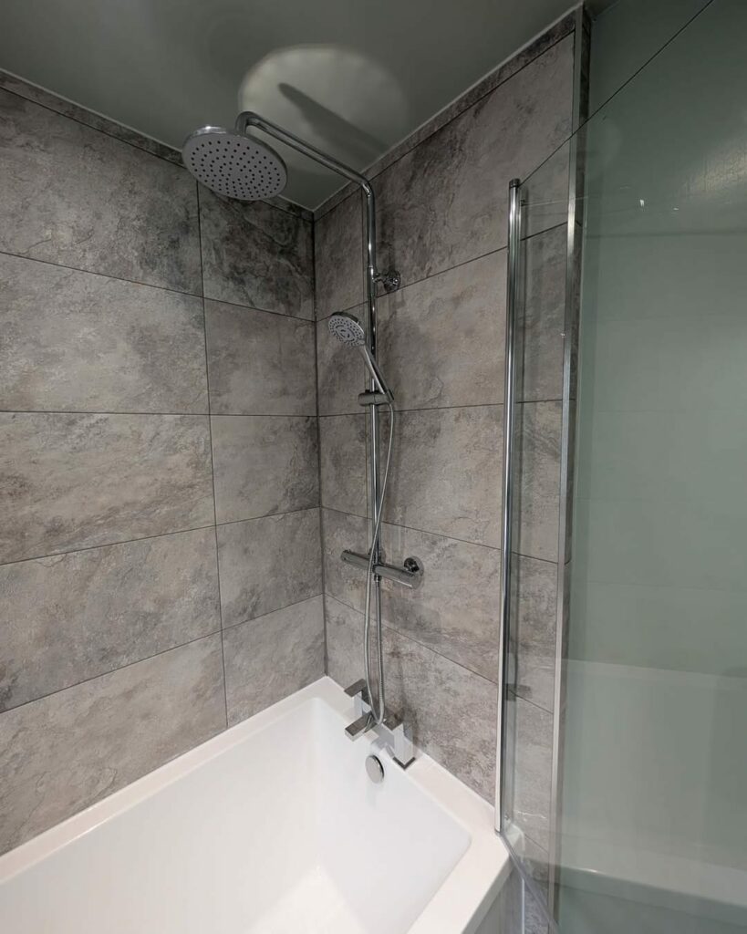 Main bathroom by Clan Bathrooms, Glasgow