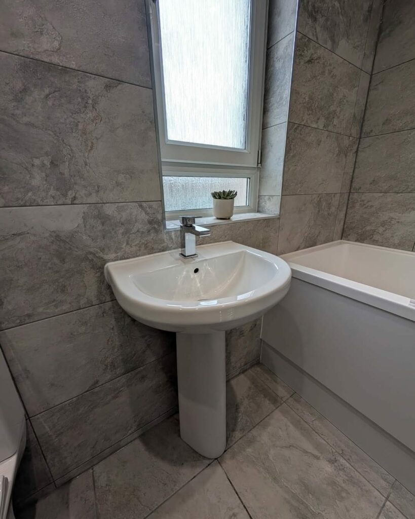 Main bathroom by Clan Bathrooms, Glasgow