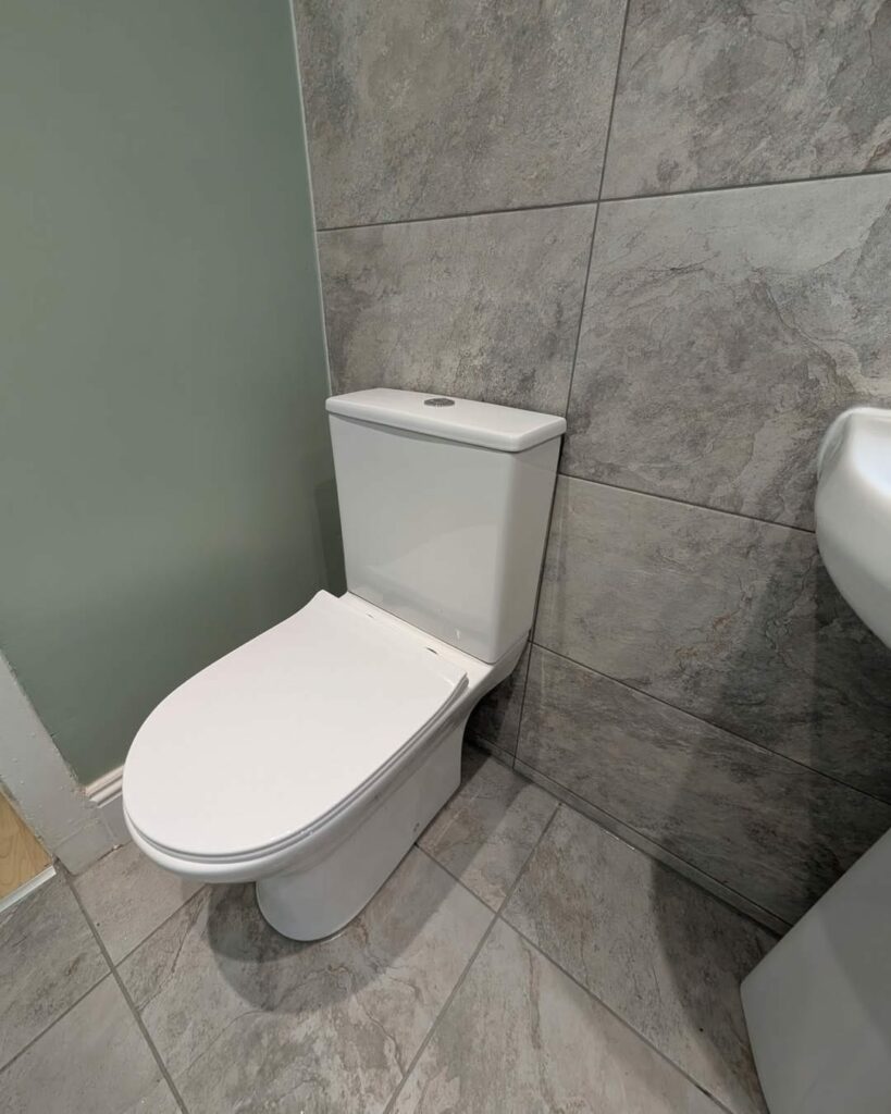 Main bathroom by Clan Bathrooms, Glasgow