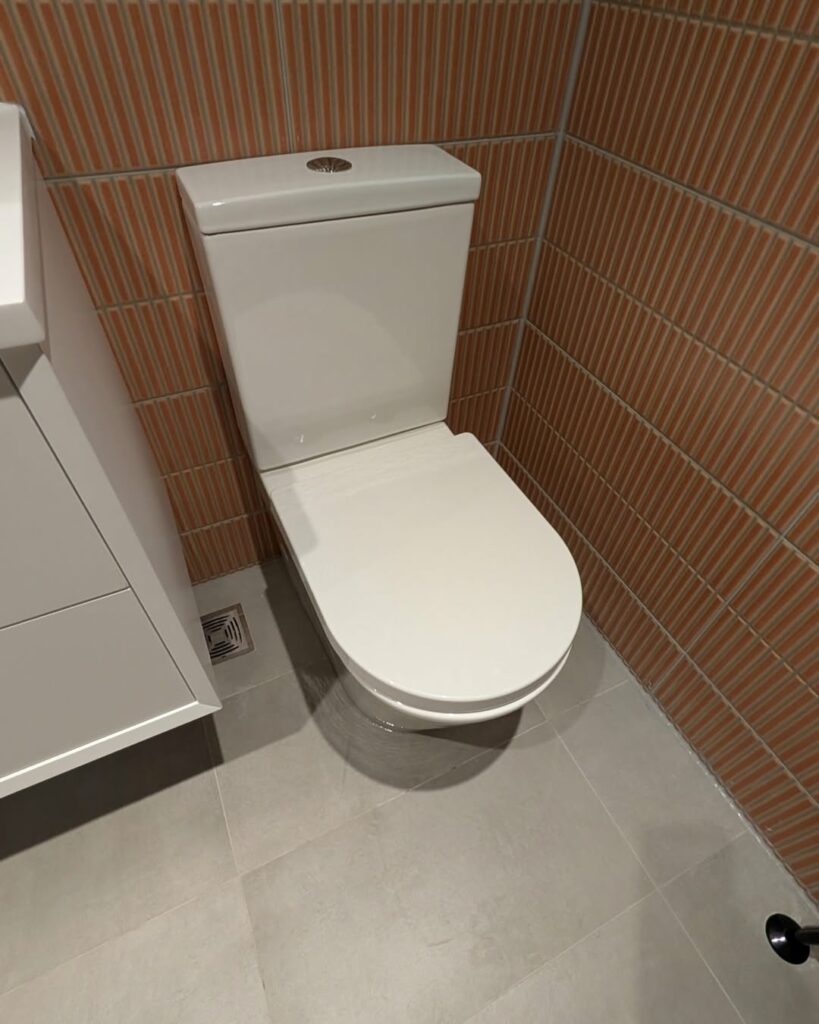 Main bathroom by Clan Bathrooms, Glasgow