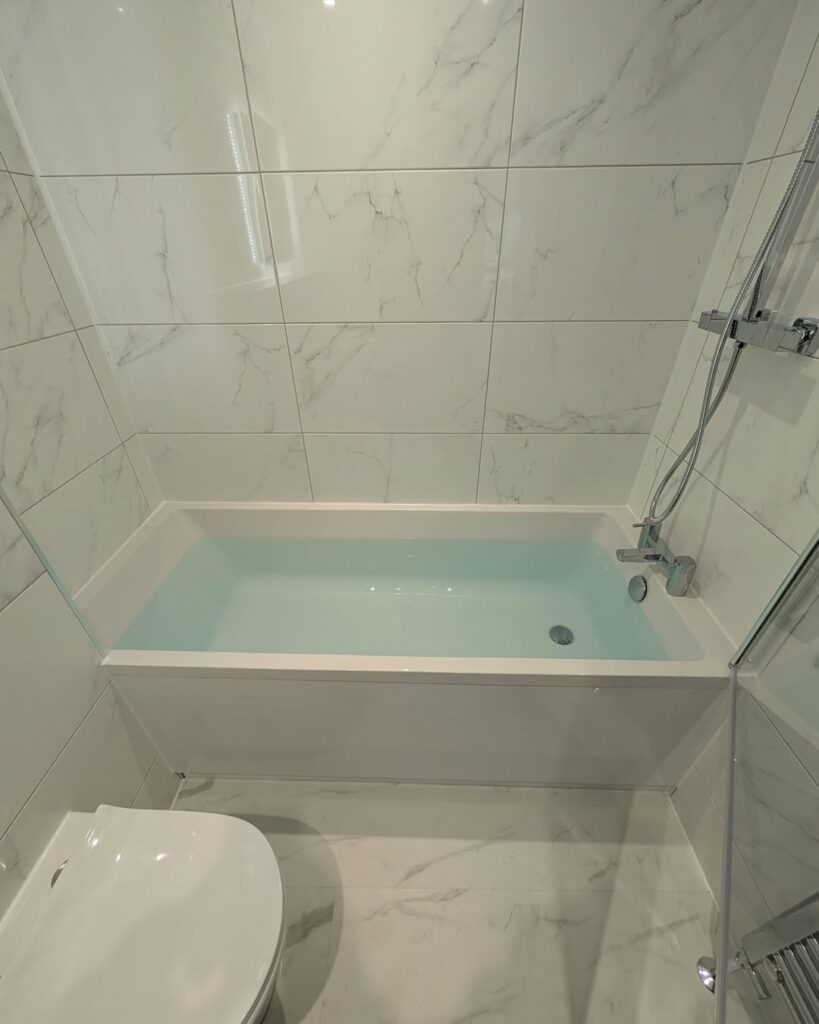 Main bathroom by Clan Bathrooms, Glasgow