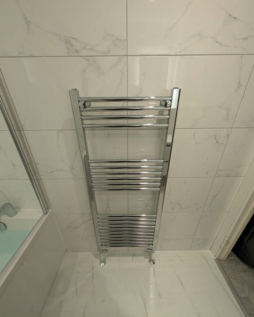 Main bathroom by Clan Bathrooms, Glasgow