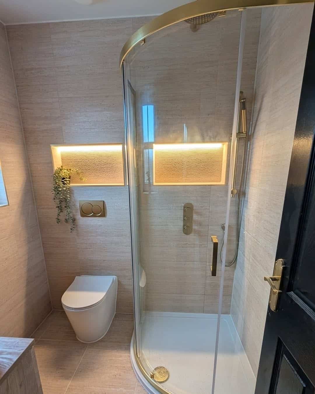 En-suite fitted by Clan Bathrooms in Paisley